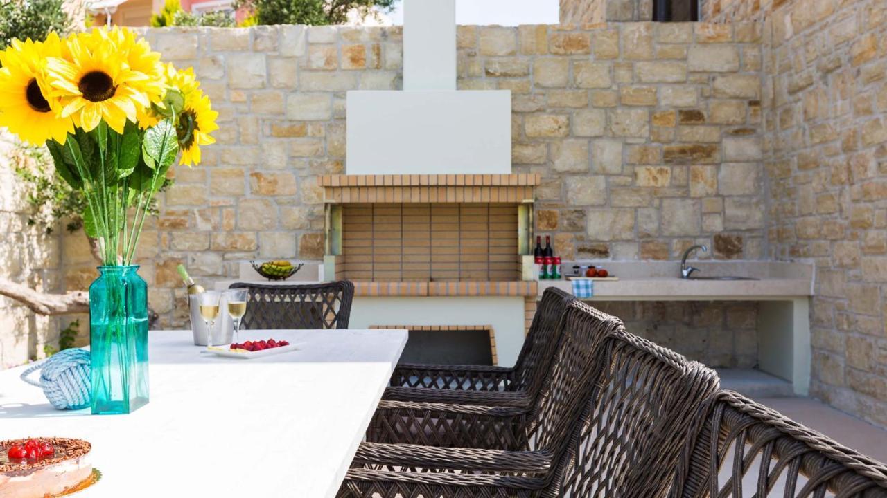 Villa Emilia I Luxury, Amazing Seaview, Next To The Town 키사모스 외부 사진