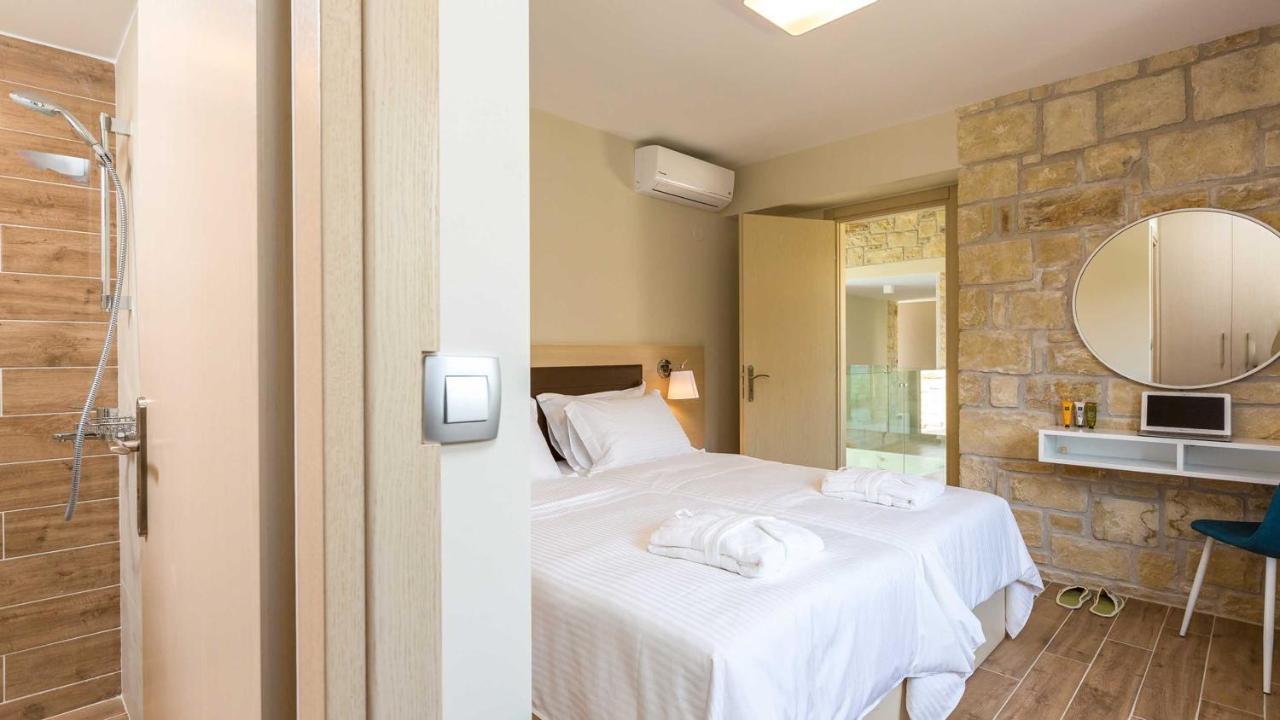 Villa Emilia I Luxury, Amazing Seaview, Next To The Town 키사모스 외부 사진