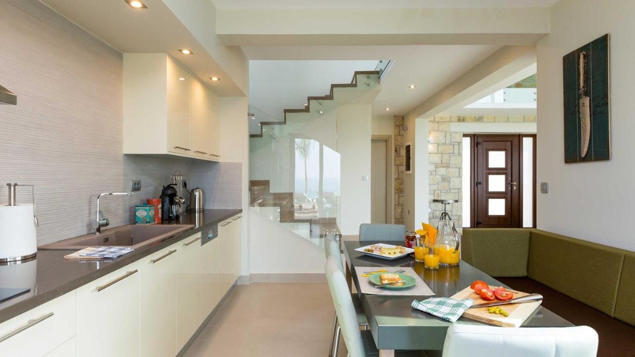 Villa Emilia I Luxury, Amazing Seaview, Next To The Town 키사모스 외부 사진